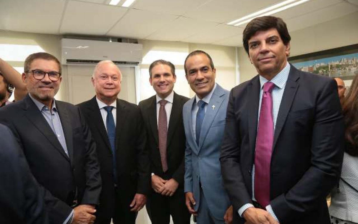 Prefeito Bruno Reis participa de sessão solene do TCM em homenagem a Hugo Motta e César Borges