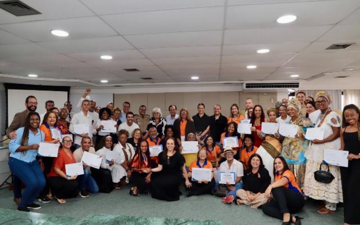 Profissionais do turismo recebem certificados de capacitação em Salvador
