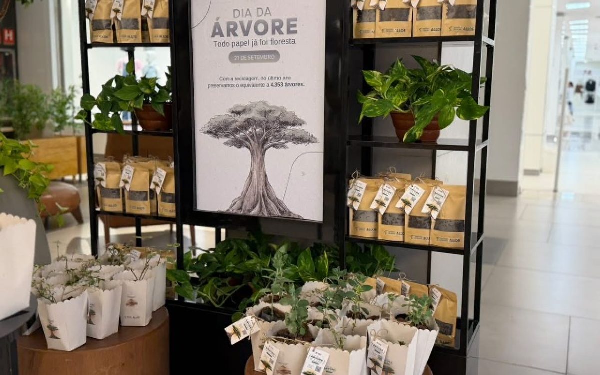 DIA DA ÁRVORE: SHOPPING DA BAHIA INCENTIVA PRÁTICAS SUSTENTÁVEIS COM DISTRIBUIÇÃO DE MUDAS E ADUBOS