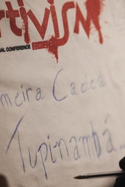 NO MAC BAHIA, UM FILME, UMA CAMISA E UMA LIDERANÇA: A RESISTÊNCIA NÃO SE CALA