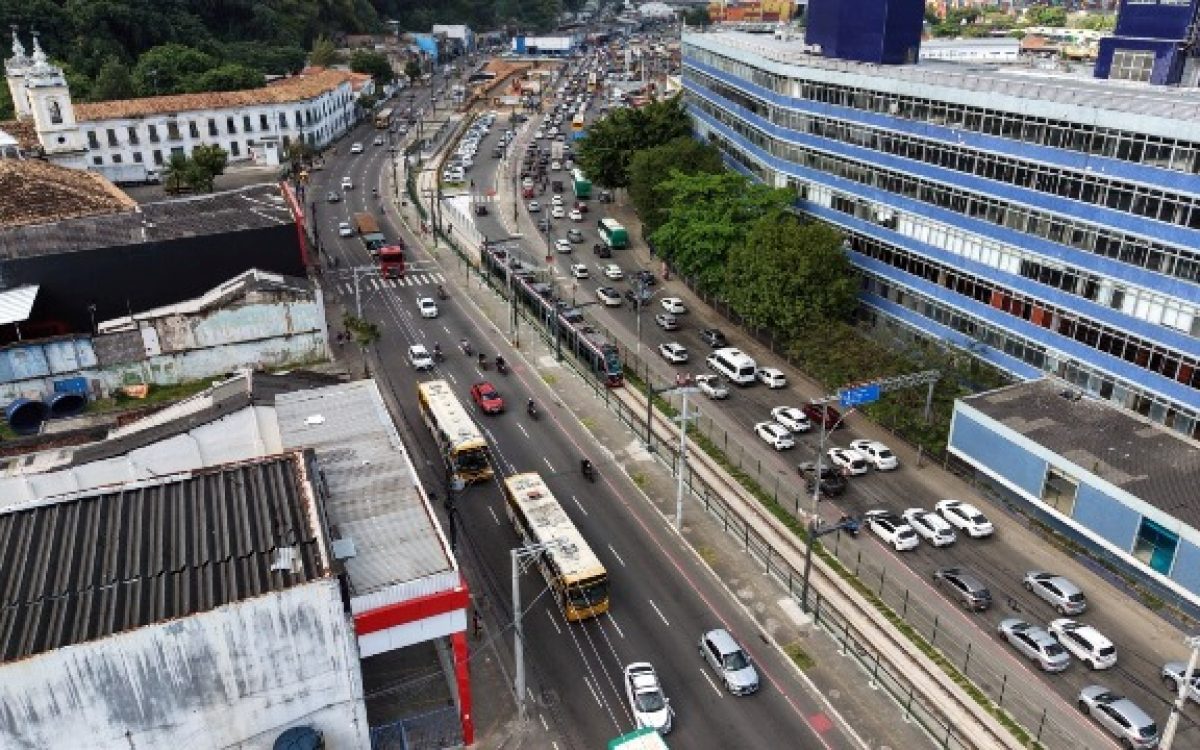 VLT inicia operação entre as Estações São Joaquim e Calçada