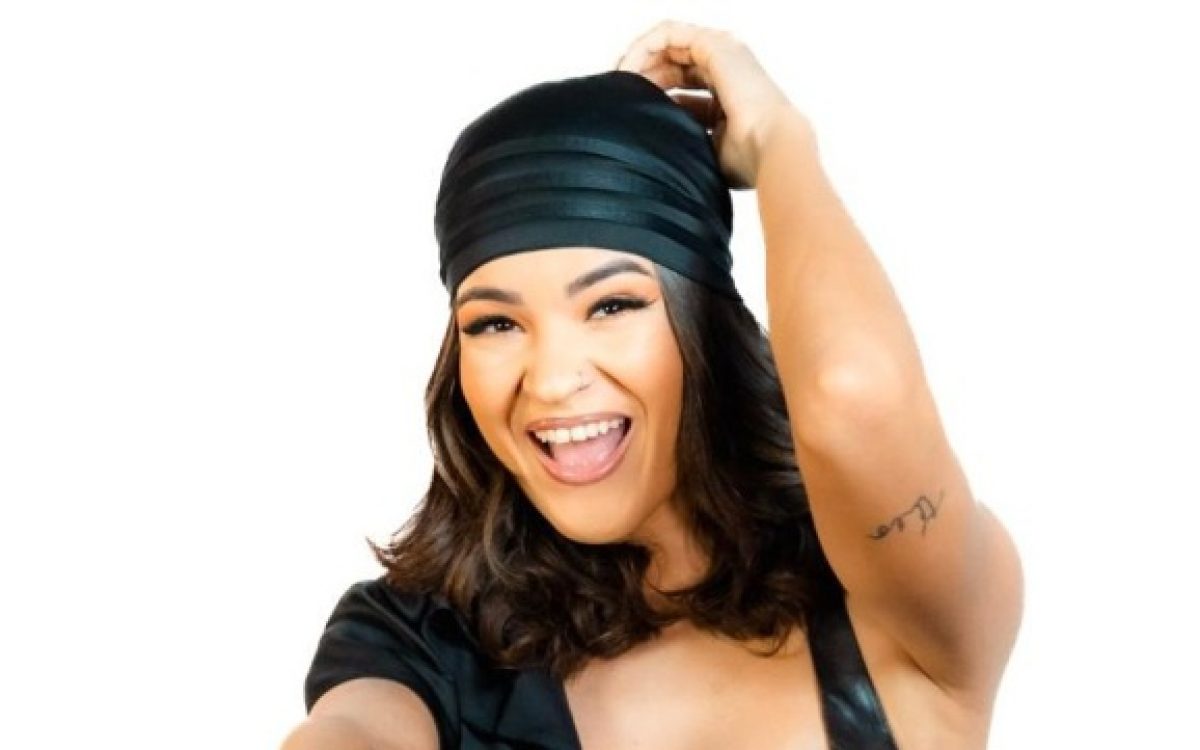 Alice Moraes abre feriadão com show em Salvador nesta quinta (02)