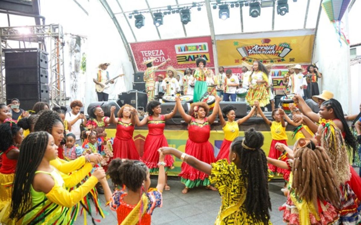 Arraiádunzinho celebra cultura afro-junina com samba junino e atividades para crianças no Pelourinho