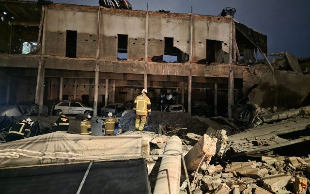 Corpo de Bombeiros conclui atendimento a ocorrência de desabamento de estrutura abandonada em Paulo Afonso sem registro de vítimas
