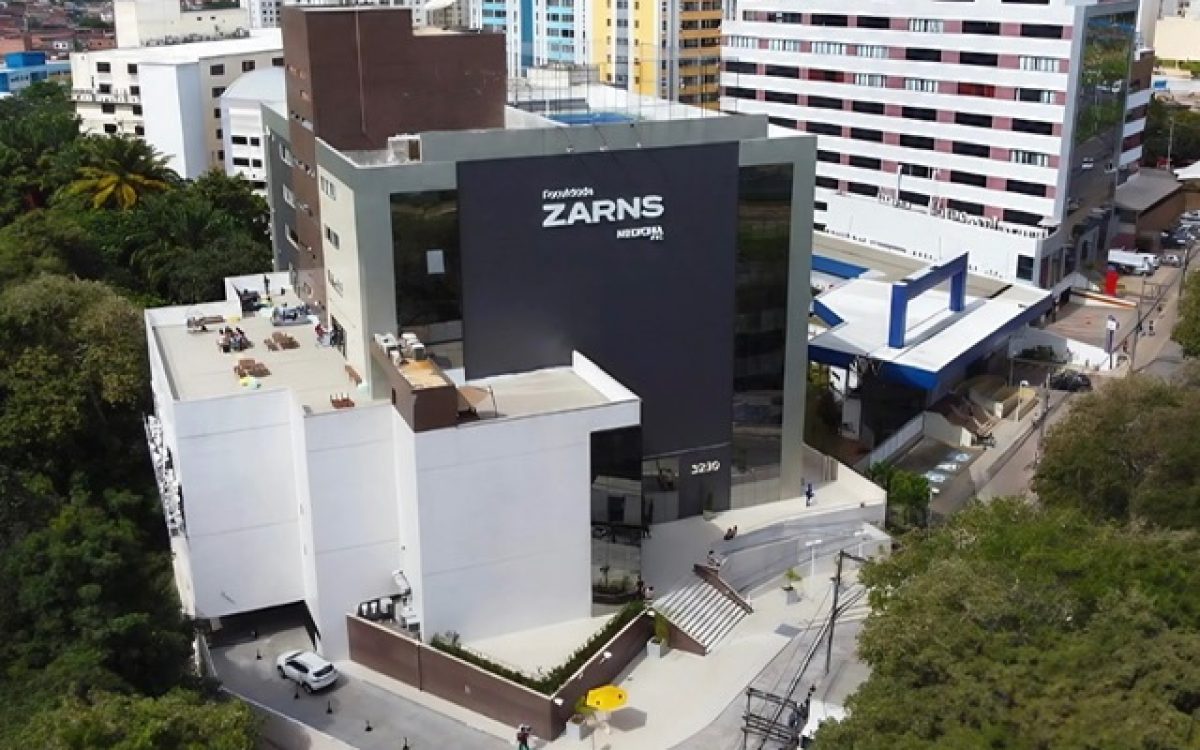 Faculdade Zarns Salvador realiza simulado gratuito para estudantes que sonham cursar Medicina