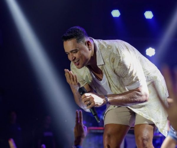 Xanddy Harmonia atravessa o Brasil com shows em três estados
