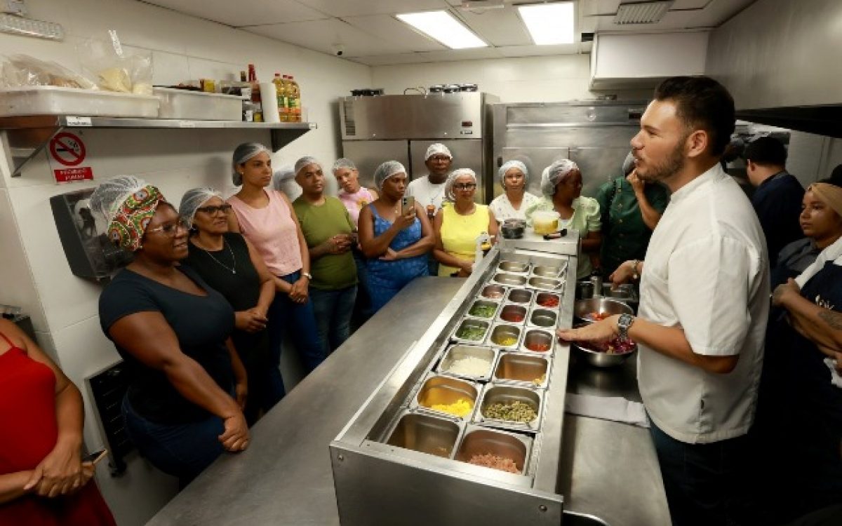 VLT de Salvador e RMS: Empreendedores e marisqueiras do Subúrbio participam de imersão em gastronomia de grande porte