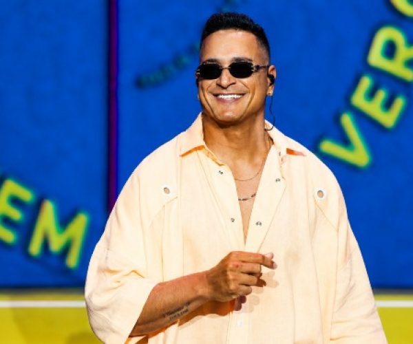Xanddy Harmonia confirma presença no Folianópolis 2026 e leva o melhor do pagode baiano para Santa Catarina