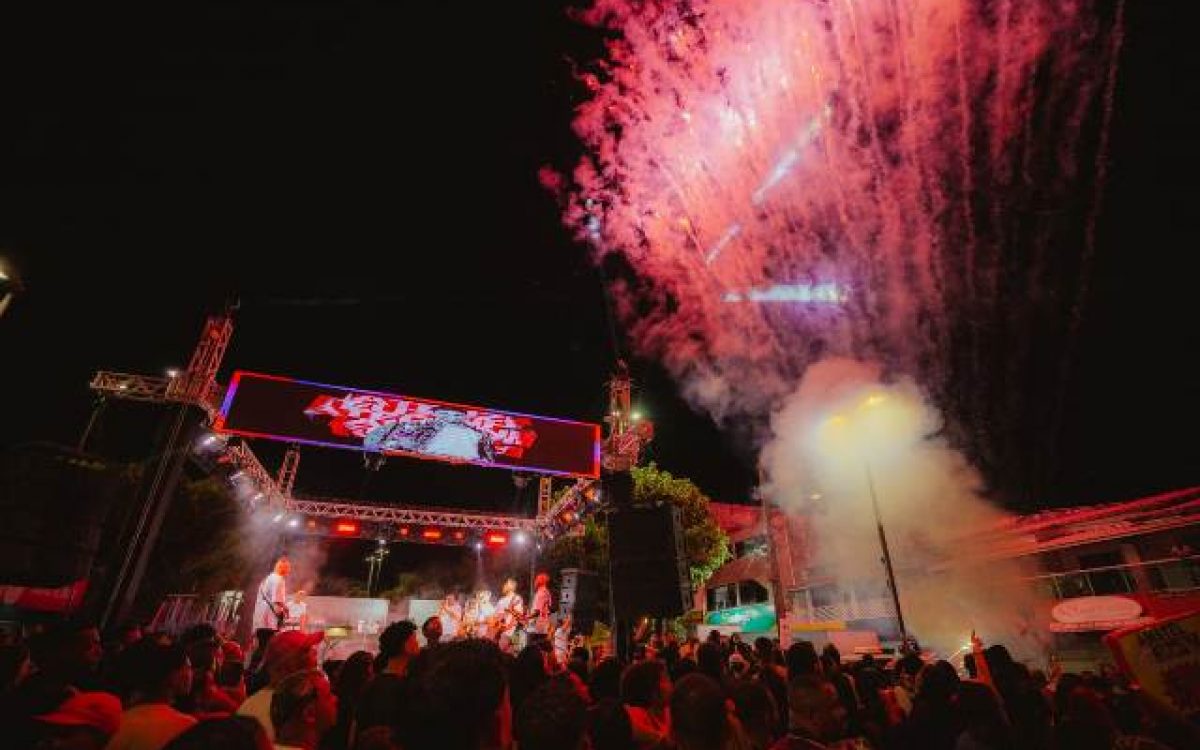 Em evento aberto ao público, gravação de audiovisual do cantor Mateuzinho reuniu cerca de 7 mil pessoas em Camaçari