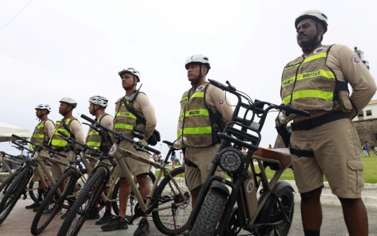 Policiamento ciclístico reforça segurança durante a Operação Verão na Bahia