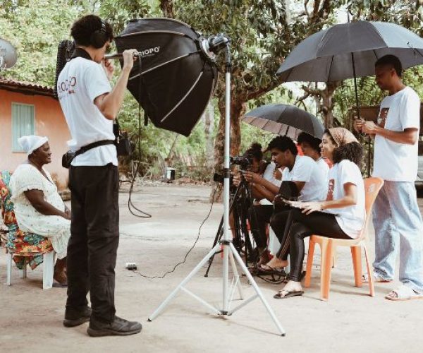 Faltam 6 dias para a estreia do documentário que celebra a força e a ancestralidade das lavadeiras de LençóisA contagem regressiva começou!