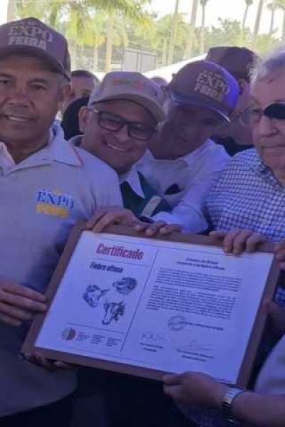 Governador Jerônimo entrega certificado internacional de zona livre de febre aftosa em Feira de Santana