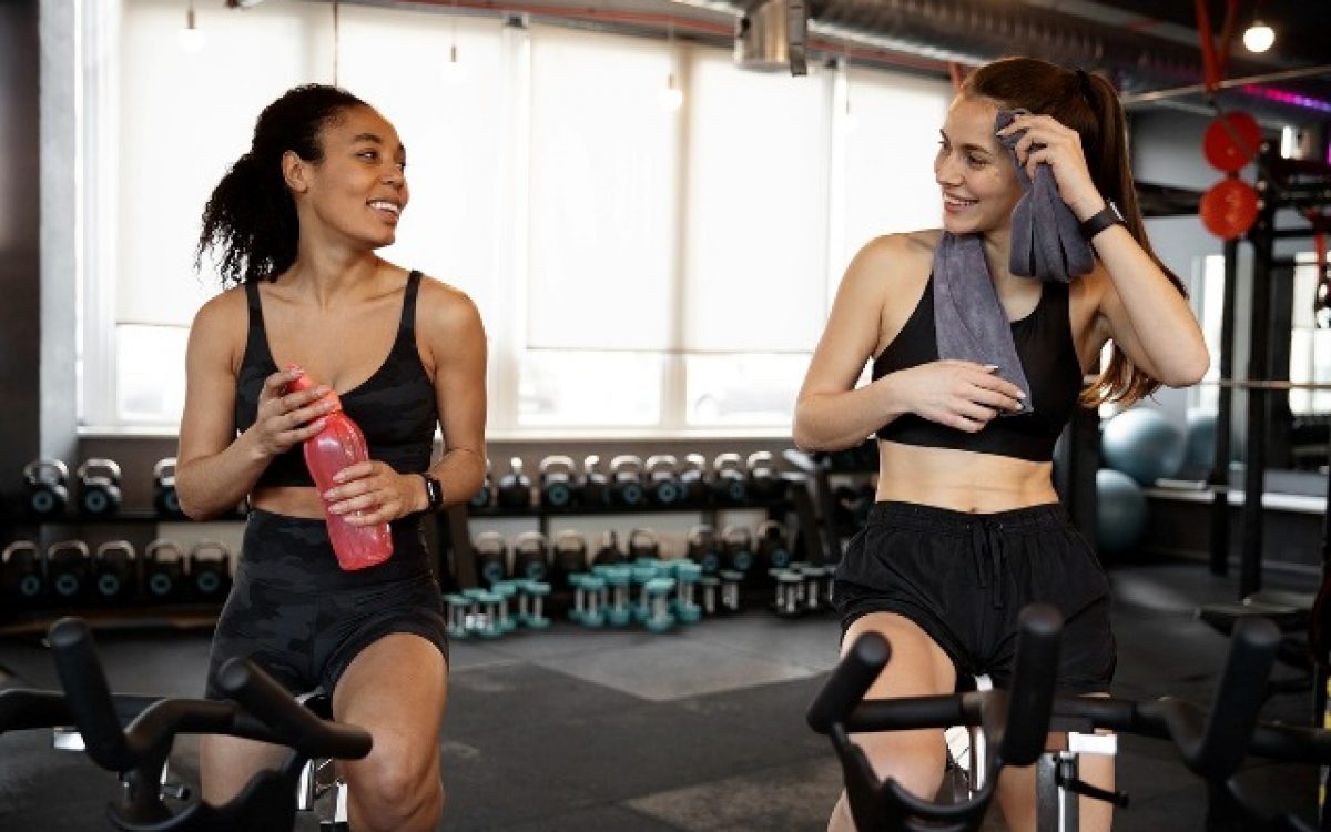 ALÉM DO FIT: academias se tornam ponto de encontro e fortalecem laços sociais