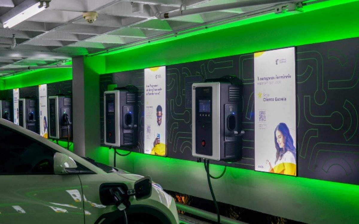 Nova rede de eletropostos para recarga de veículos elétricos e híbridos chega a Salvador