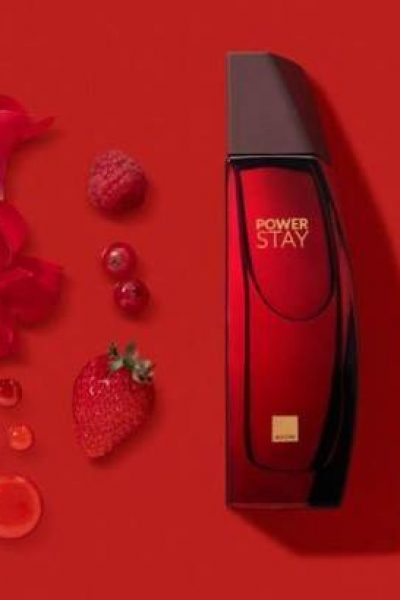 O poder do Floral Ambarado: conheça a assinatura olfativa da primeira fragrância Avon Power Stay