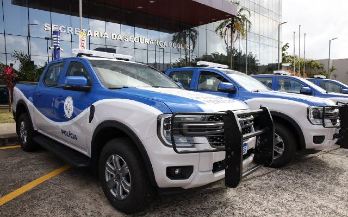 Bahia adere a programas nacionais de câmeras corporais e qualificação do uso da força e entrega novos equipamentos para os profissionais de segurança