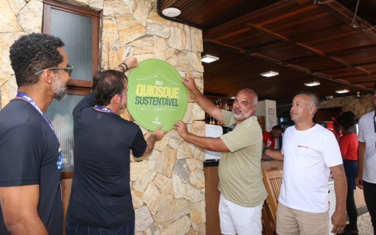 Secis realiza nova homenagem a Nelson Rufino e certifica dois quiosques da Orla de Pituaçu com Selo Sustentável