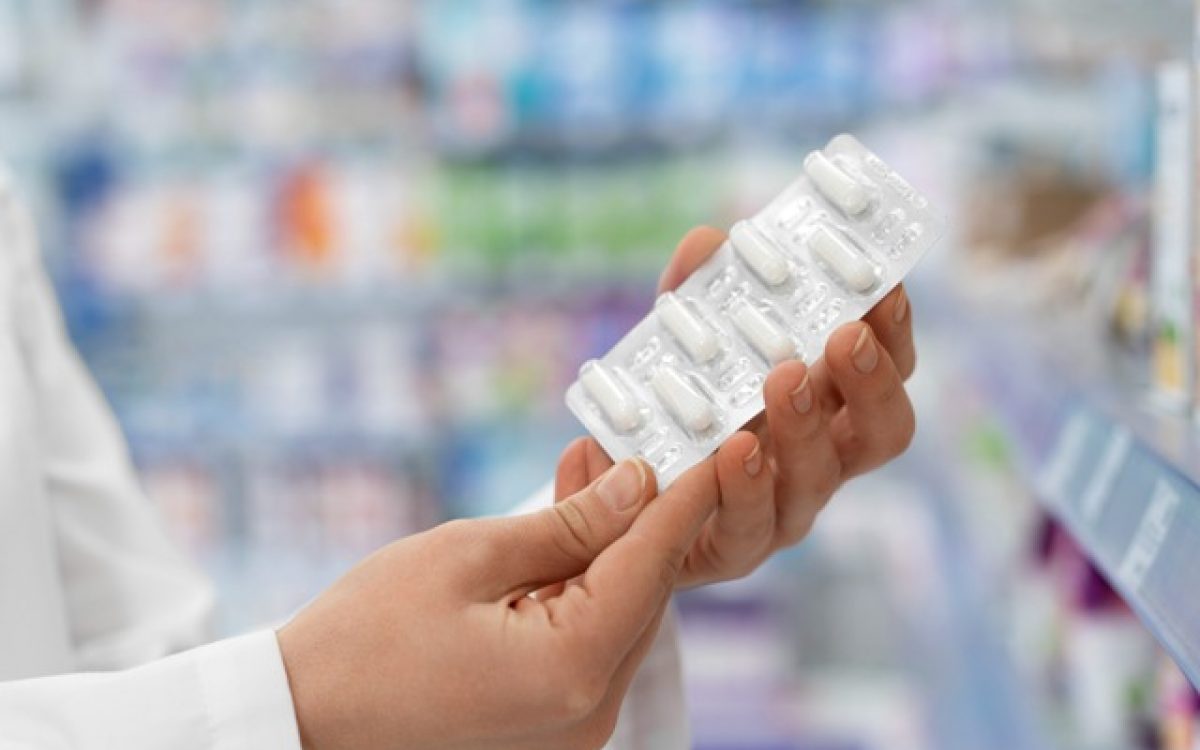 Alimentos comuns podem anular o efeito de medicamentos: entenda as interações silenciosas