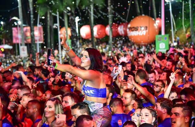 Camarote Harém confirma Amstel como a cerveja oficial do Carnaval 2025