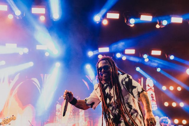 Marcelo Falcão e Jau lotam plateia do Festival de Lençóis