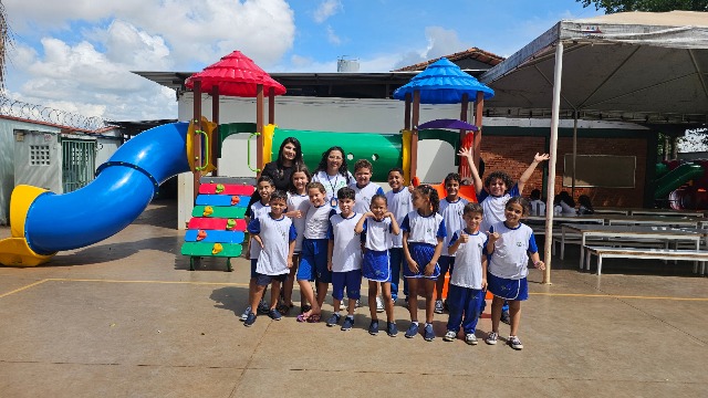 Escola rural Teixeira de Freitas recebe melhorias do projeto Escola Transforma