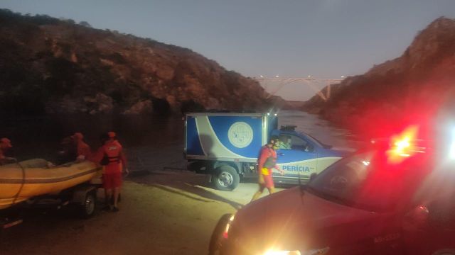 Corpo de Bombeiros realiza resgate de corpo de jovem desaparecida