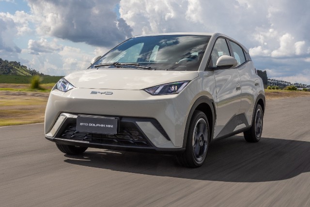 BYD bate mais um recorde em maio, ultrapassa Toyota e já é a 4ª marca que mais vende veículos no Brasil
