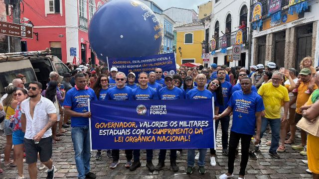 2 de julho: militares da BA cobram cumprimento de Lei em ato simbólico