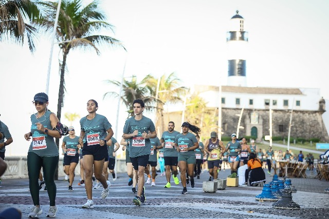 Etapa Shopping Barra da meia maratona Santander Track&Field Run Series acontece no Dia dos Pais