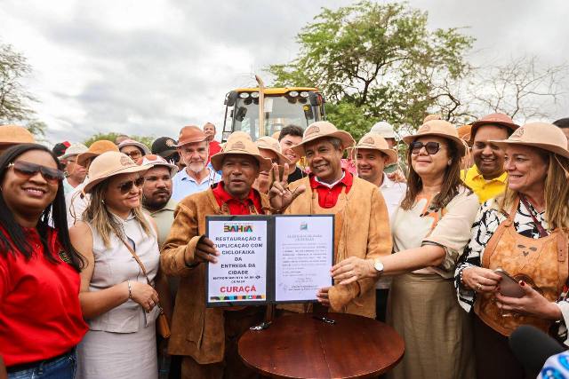 Em Curaçá, governador prestigia tradicional Festa dos Vaqueiros e anuncia novos investimentos para o município 