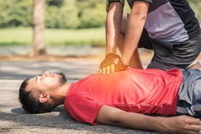 Sociedade Brasileira de Cardiologia (SBC) e Esporte Clube Vitória lançam campanha para conscientizar população sobre riscos de morte súbita em estádios de futebol