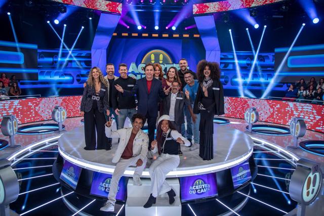 Márcia Freire participa do ‘Acerte ou Caia!’, programa comandado por Tom Cavalcante, na RECORD