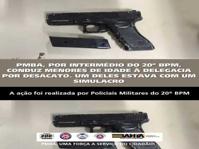 POLICIA MILITAR CONDUZ MENORES DE IDADE À DELEGACIA POR DESACATO. UM DELES ESTAVA COM UM SIMULACRO