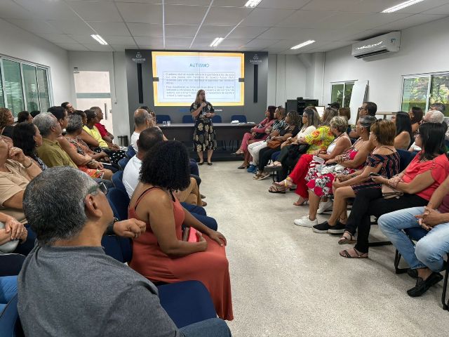 Prefeitura promove capacitação para transportadores escolares sobre cuidados com crianças atípicas