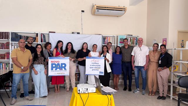 Secretaria Municipal de Educação de Glória participa de Encontro Formativo do Novo PAR em Abaré