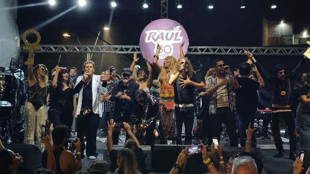 Festival da Primavera encerra edição com homenagem a Raul Seixas e atrações na orla