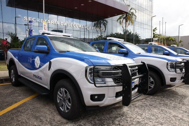 Bahia adere a programas nacionais de câmeras corporais e qualificação do uso da força e entrega novos equipamentos para os profissionais de segurança