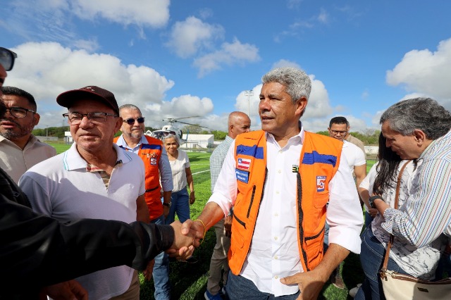 Governo do Estado reforça assistência após fortes chuvas e entrega equipamentos de saúde e defesa civil em Araci