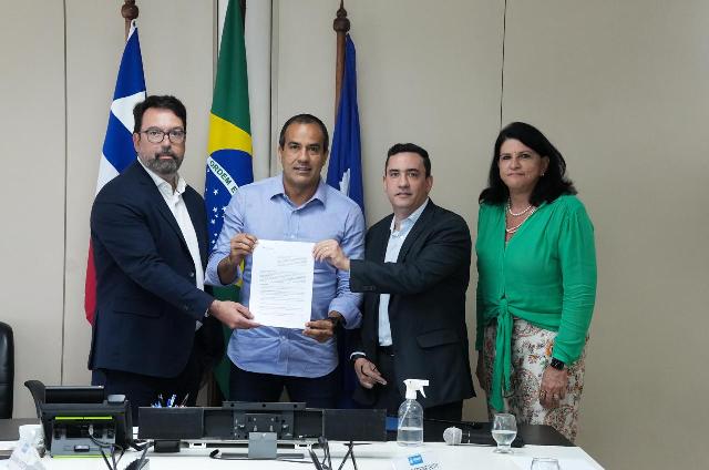 Prefeitura de Salvador e Neoenergia Coelba firmam parceria para modernizar a iluminação pública das avenidas Paralela e Carybé
