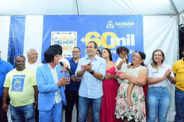 Prefeitura entrega 200 casas reformadas pelo Morar Melhor em Rio Sena e chega a 826 famílias beneficiadas no bairro