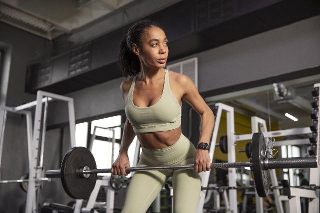 Nova tendência nas academias: treinos curtos e intensos, com maiores resultados