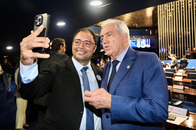 Projeto que beneficia ex-servidores da Chesf é aprovado no Senado; prefeito de Paulo Afonso acompanha votação