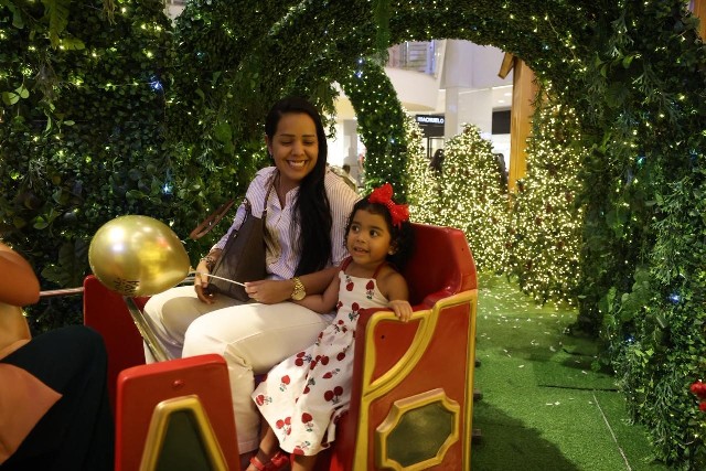 Com muitas luzes, música e emoção, Shopping Barra celebra a chegada do Natal