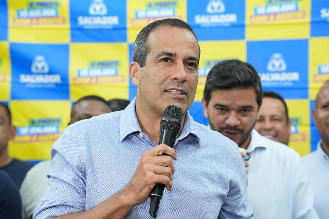 Prefeitura entrega praça requalificada em Cajazeiras VIII e ultrapassa marca de 650 novos equipamentos de lazer inaugurados