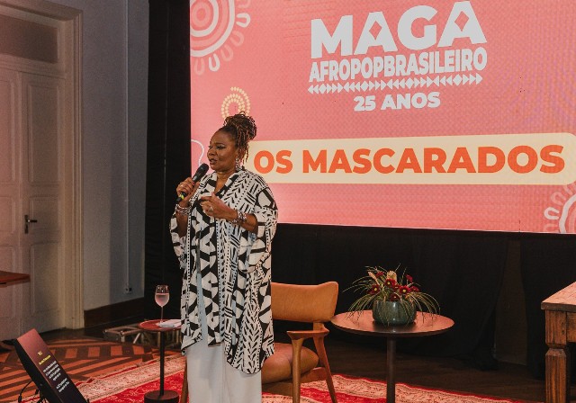 Margareth Menezes volta a comandar Os Mascarados no Circuito Dodô