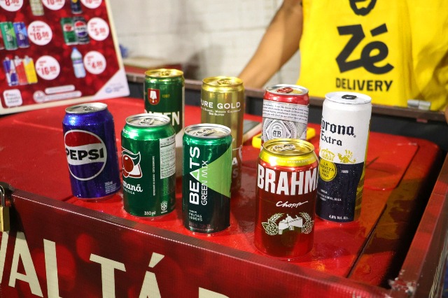 “O melhor lucro em sete anos”: Ambulantes celebram sucesso de vendas e logística no Carnaval de Salvador