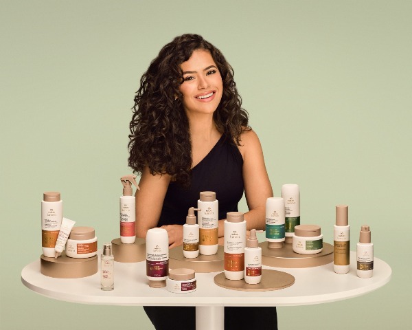 Maisa é nova embaixadora de Natura Lumina, marca especialista em cabelos da Natura