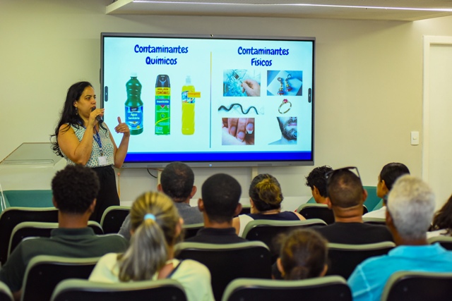 Prefeitura promove reunião técnica para orientar food trucks sobre manipulação segura de alimentos no Carnaval
