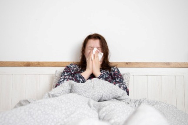 Depois da festa, o corpo cobra: viroses se espalham no pós-Carnaval