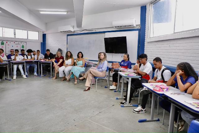 Dia M mobiliza escolas estaduais da Bahia com debates e ações de valorização das mulheres